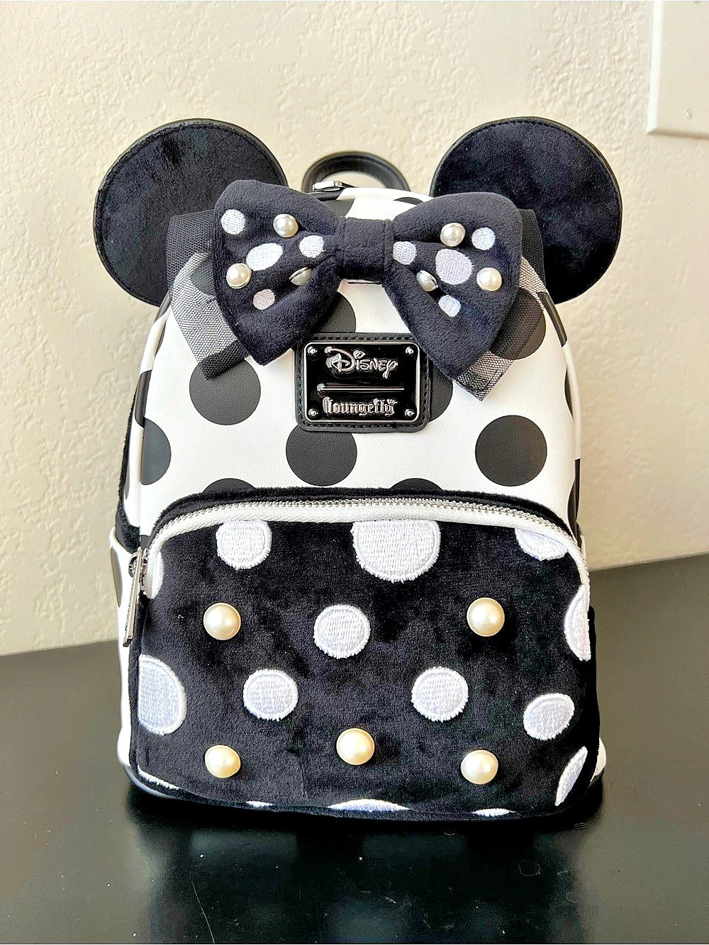 Loungefly Disney Minnie Mouse Exclusive Polka Dot Pearl Bow Mini Backpack - NWT